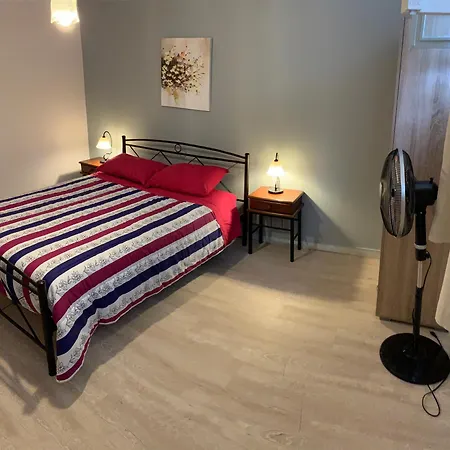 Garden House 公寓 阿尔戈斯托利翁