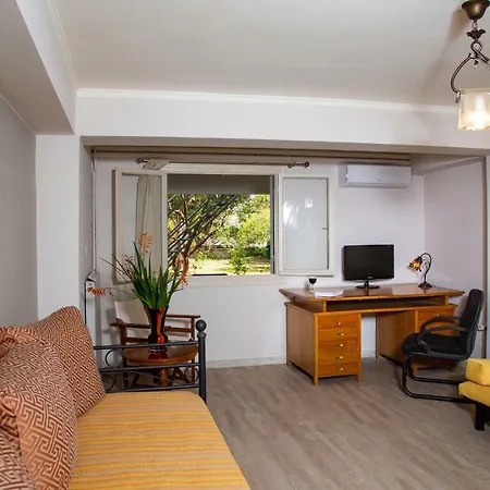 Apartment Garden House *